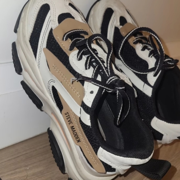 Steve Madden-Sneakers - Picture 1 of 1